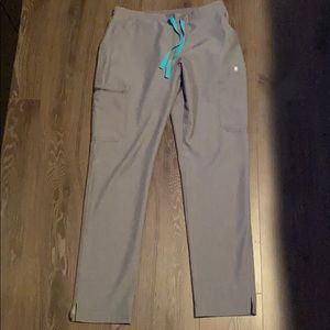 Figs charcoal scrubs